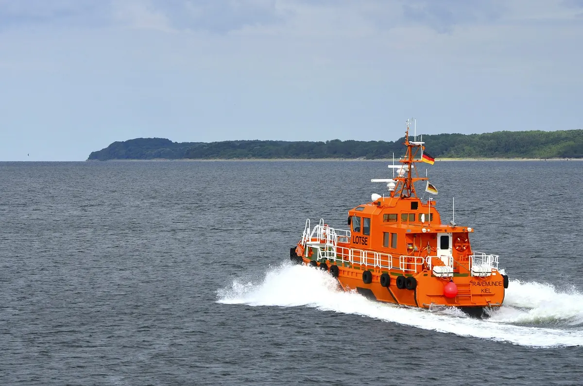 Local Angle: How Harbor Pilots Navigate a City's Most Dangerous Channel